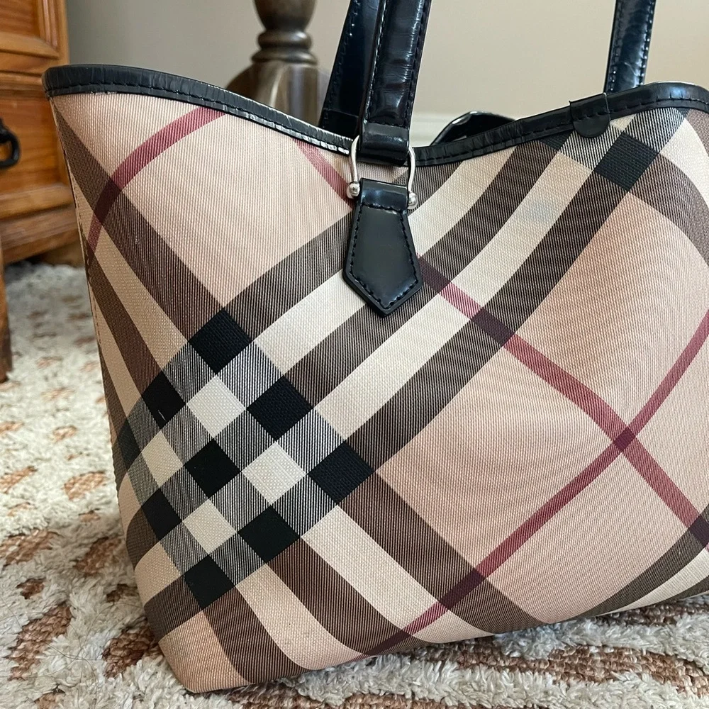 Burberry Nova Check Tote - Picture 2 of 12